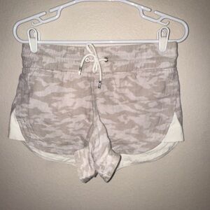 Athleta Light‎ Camo Print 100% Linen Running Athletic Shorts size 2